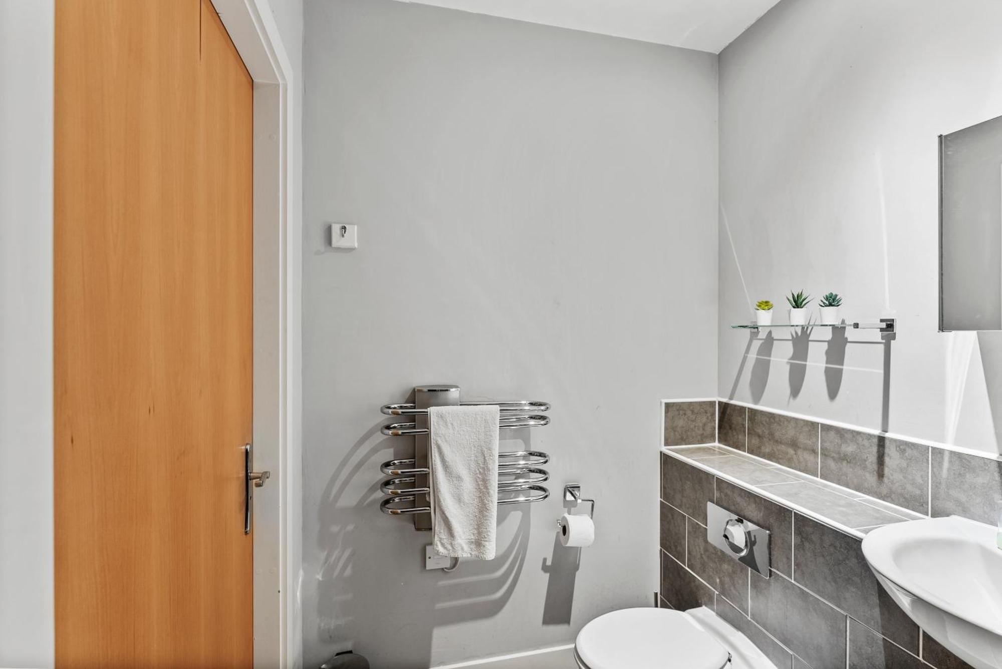 30 Percent Off! Lovely Yorkshire Duplex - Sleeps 6 - Netflix Dewsbury Εξωτερικό φωτογραφία
